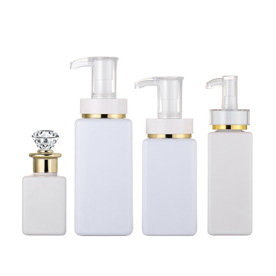 Hoog - het Wit van de kwaliteitsluxe past Vierkante de Lotionfles van het Shampoohaar met Diamond Gold Rim Cap aan