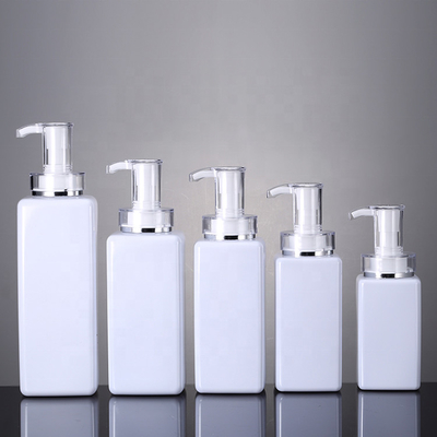 Ontruimen de Lege het Veredelingsmiddelpackaging16oz Mensen van het luxe300ml 400ml 500ml Hotel Fles van de Lotion de Plastic Shampoo met Gouden Pomp