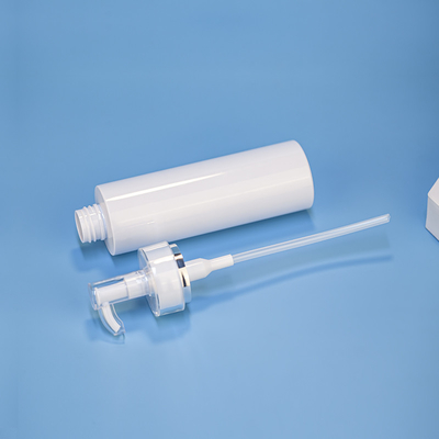 Hdpe van het de Douchegel van het luxe250ml 500ml Witte Ronde Lege Veredelingsmiddel Plastic Verpakkende Gouden Shampoofles
