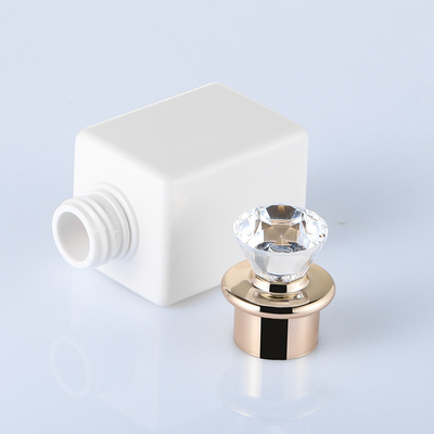 Hoog - het Wit van de kwaliteitsluxe past Vierkante de Lotionfles van het Shampoohaar met Diamond Gold Rim Cap aan
